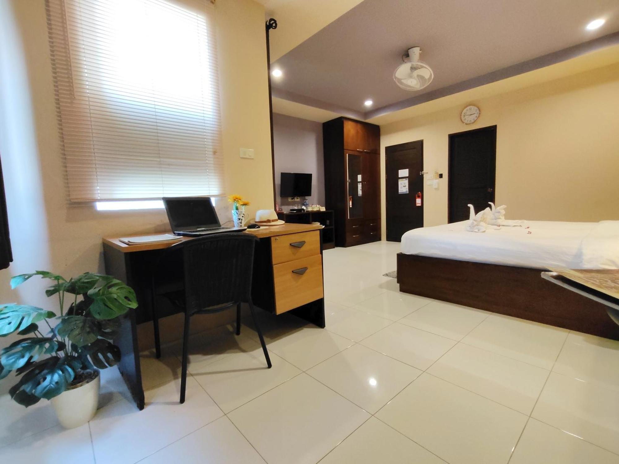 Purimas Resortel Rawai Luaran gambar